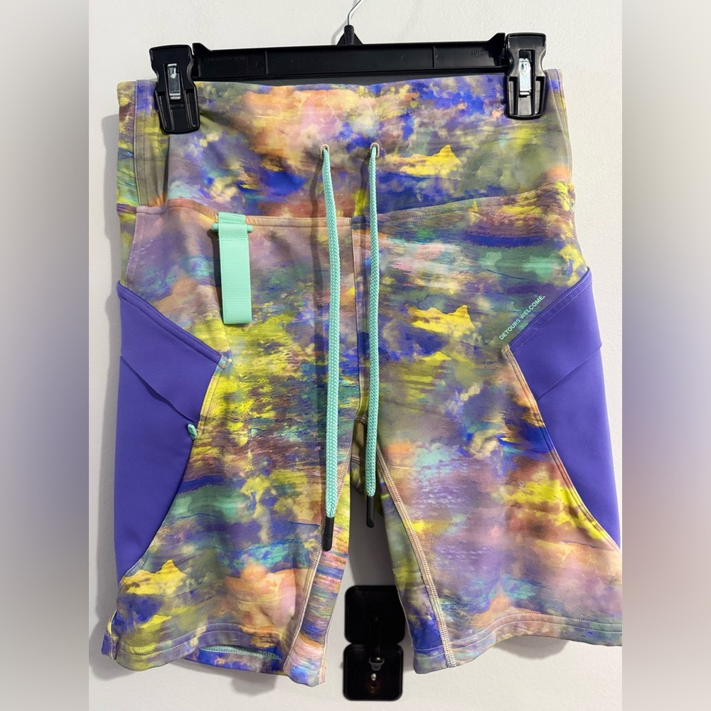 Lululemon Cargo Super-High-Rise Hiking Short 8" Womens Size 8 - Picture 4 of 6